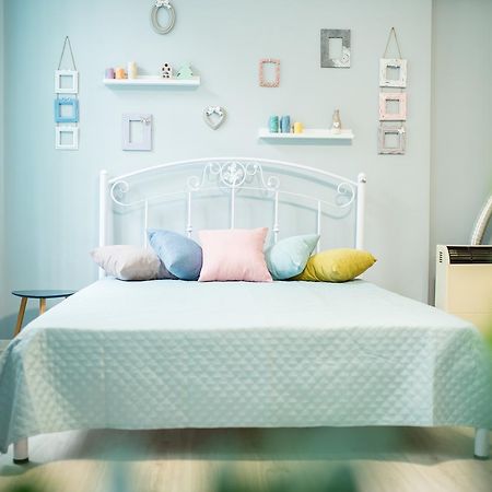 Romantic Apartment In The Center Of Old Львов Экстерьер фото